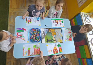 Dzieci malują obrazki